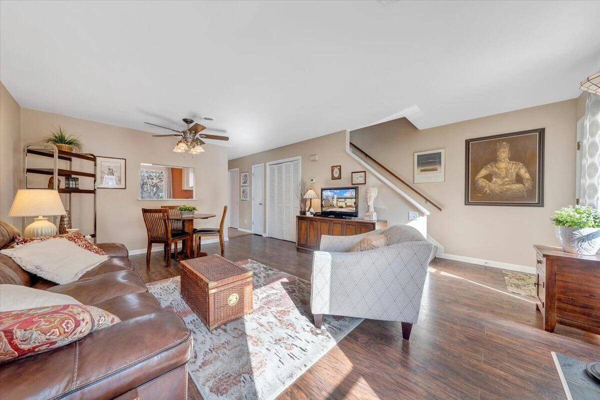 7022 Oak CT - Photo 3