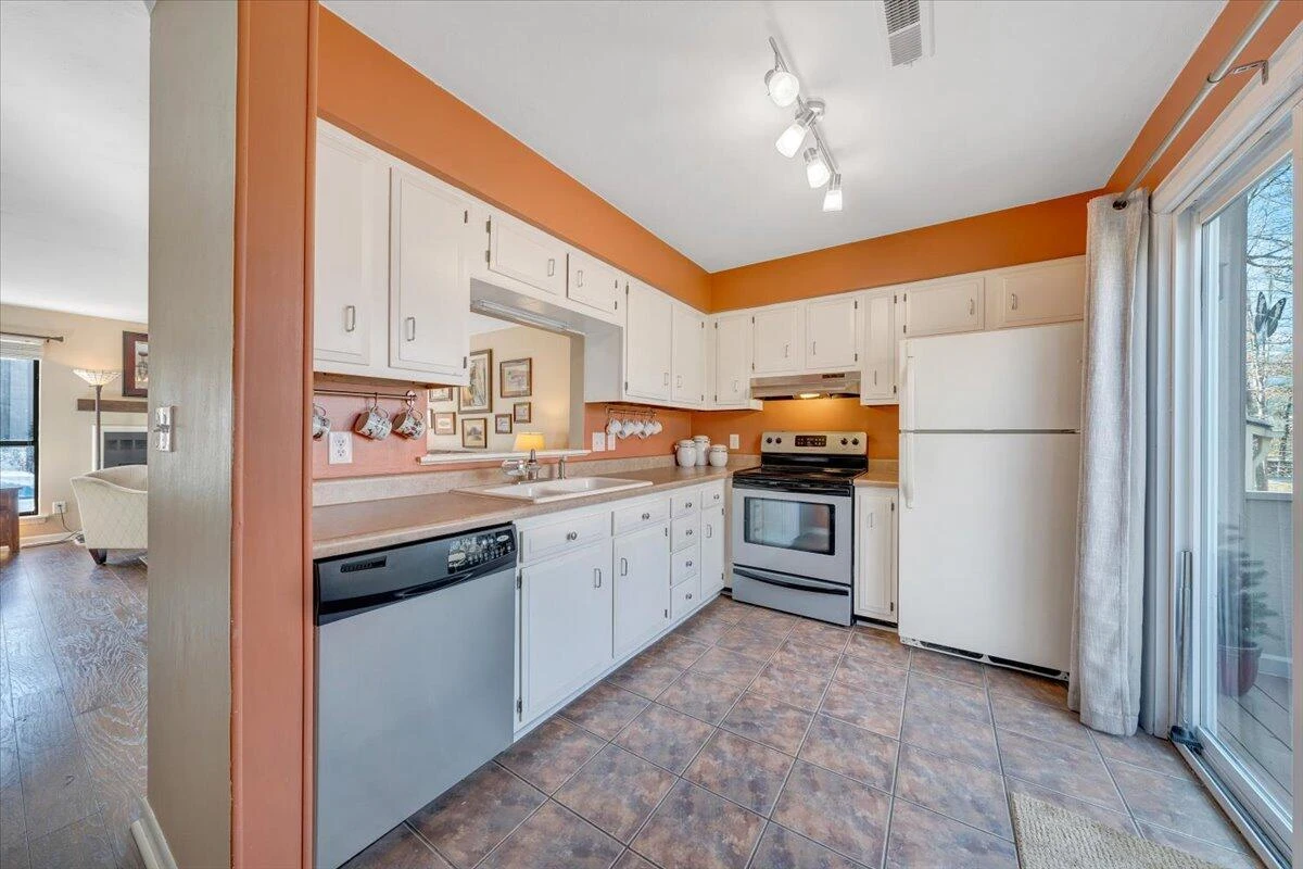 7022 Oak CT - Photo 9
