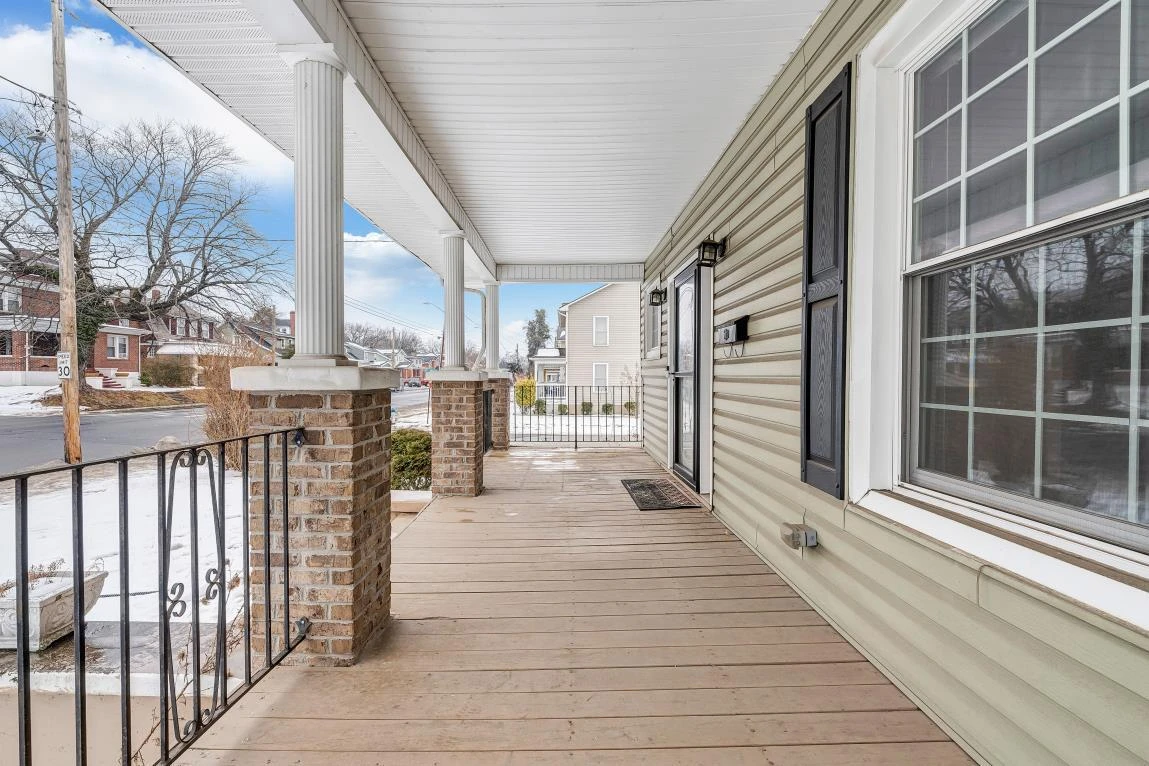1502 Orange AVE NW - Photo 2