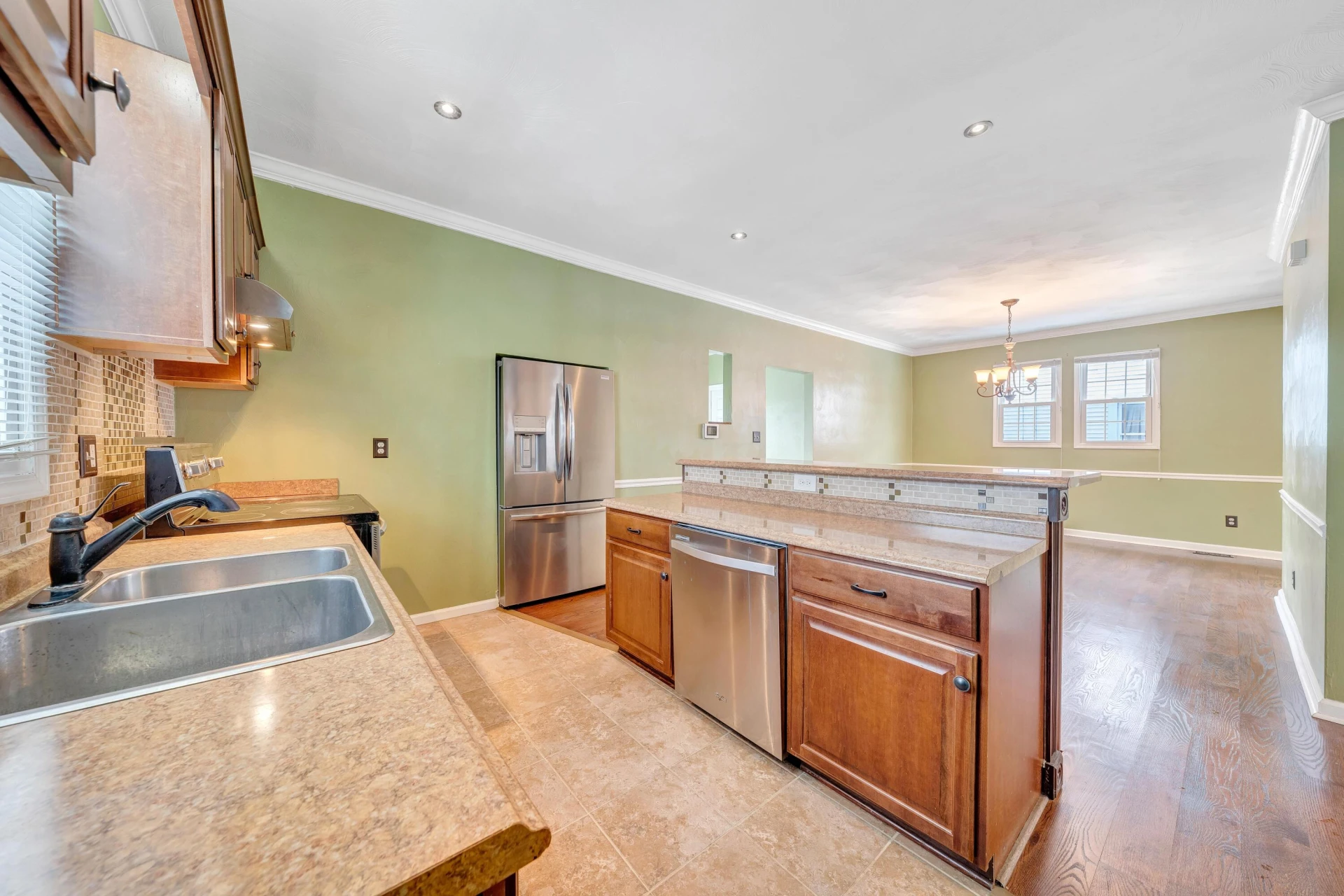 1502 Orange AVE NW - Photo 21