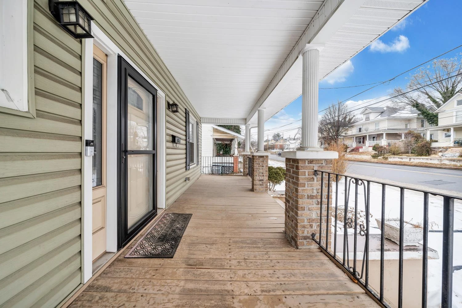 1502 Orange AVE NW - Photo 3