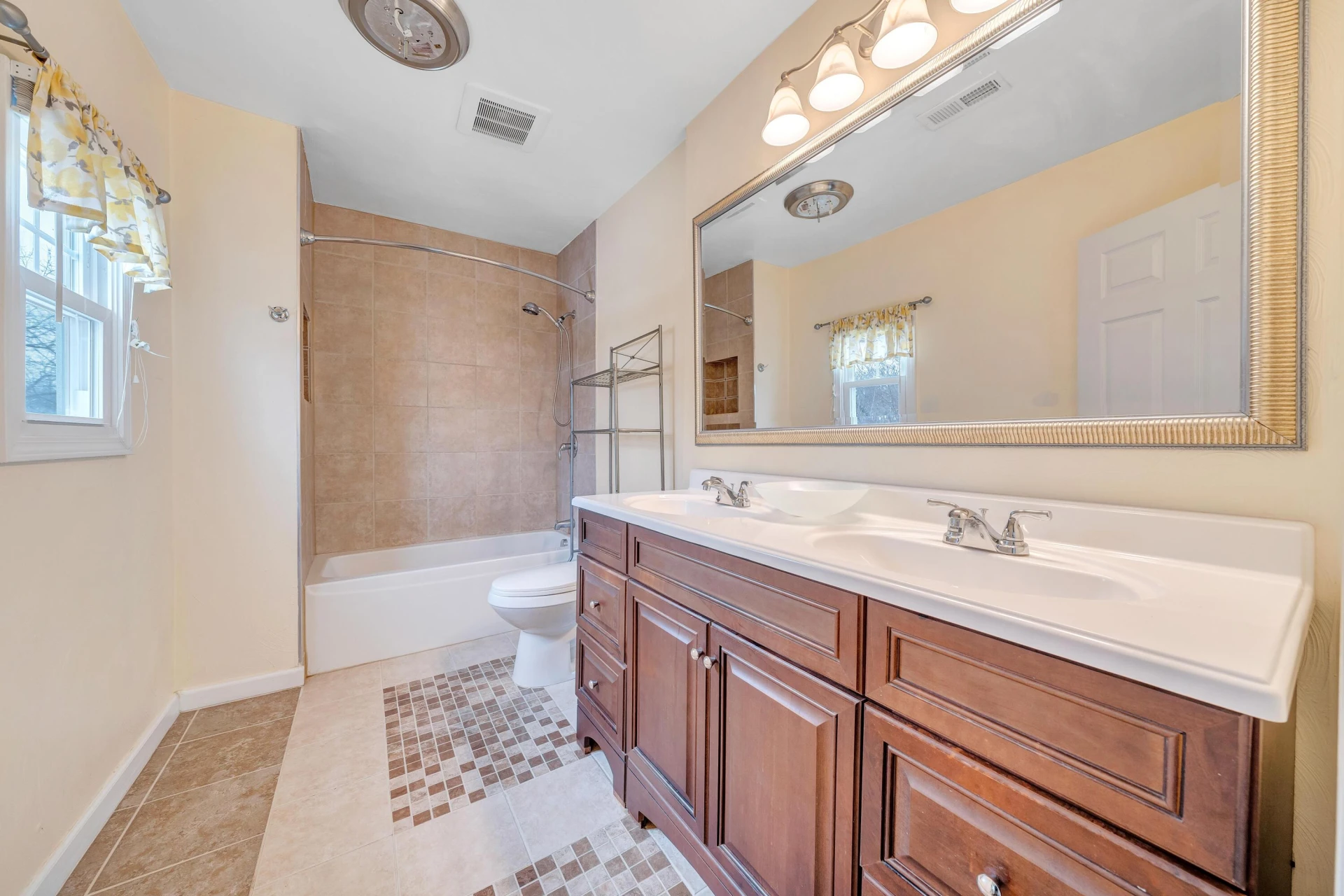 1502 Orange AVE NW - Photo 32