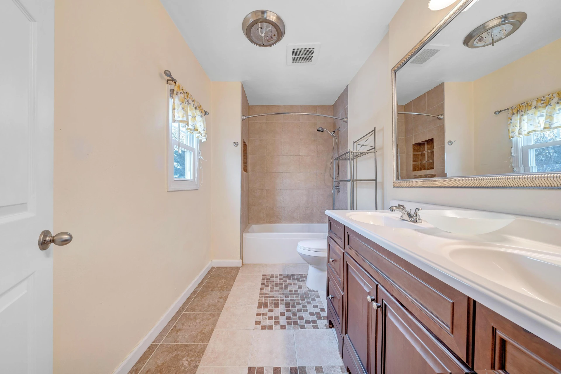 1502 Orange AVE NW - Photo 33