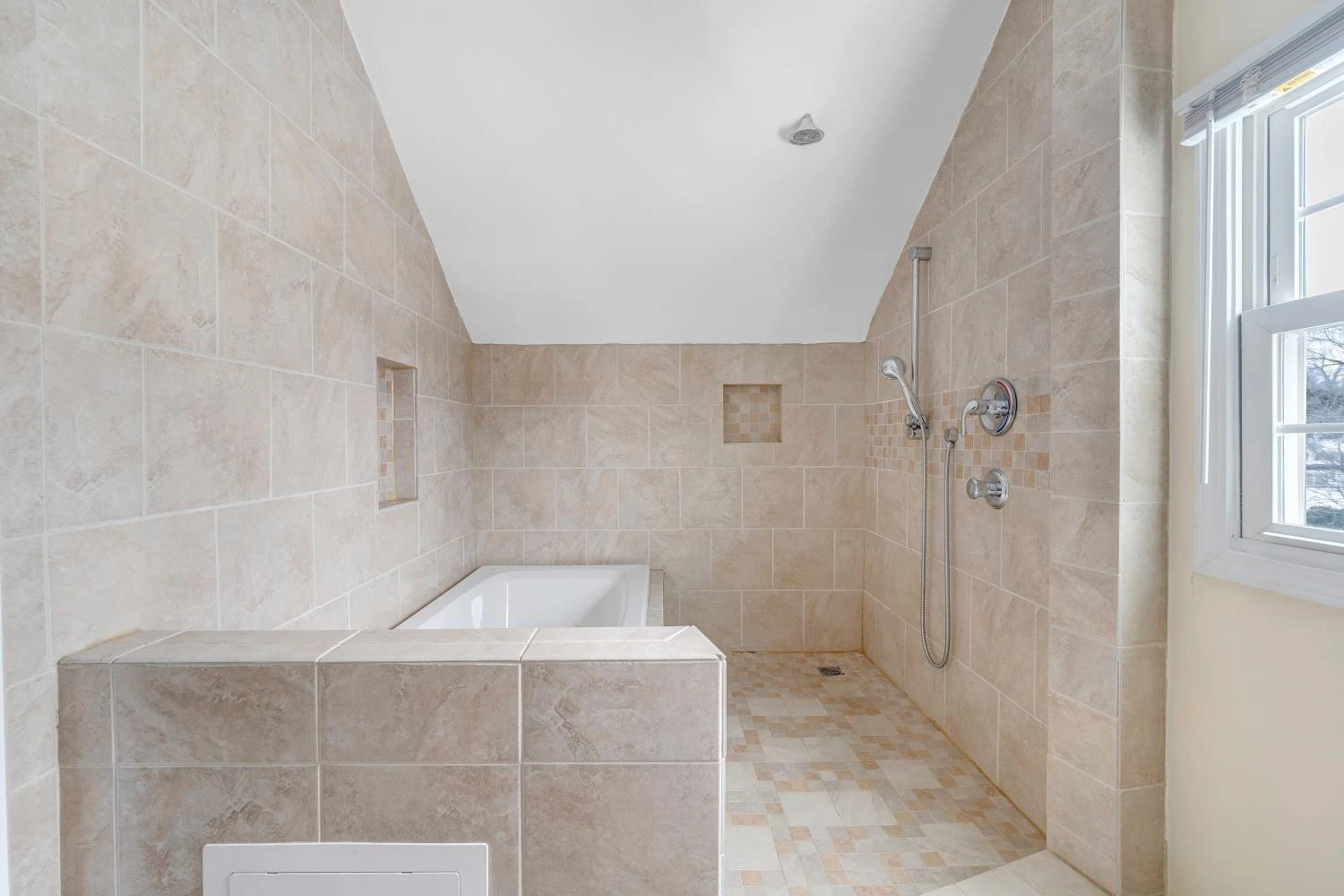 1502 Orange AVE NW - Photo 42