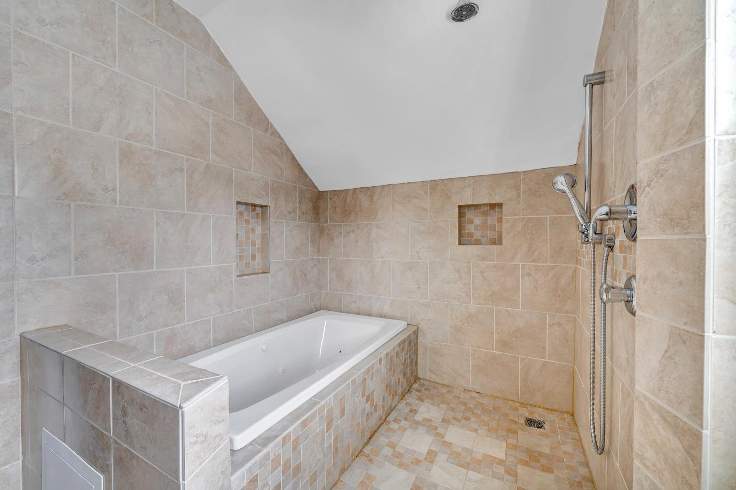 1502 Orange AVE NW - Photo 43