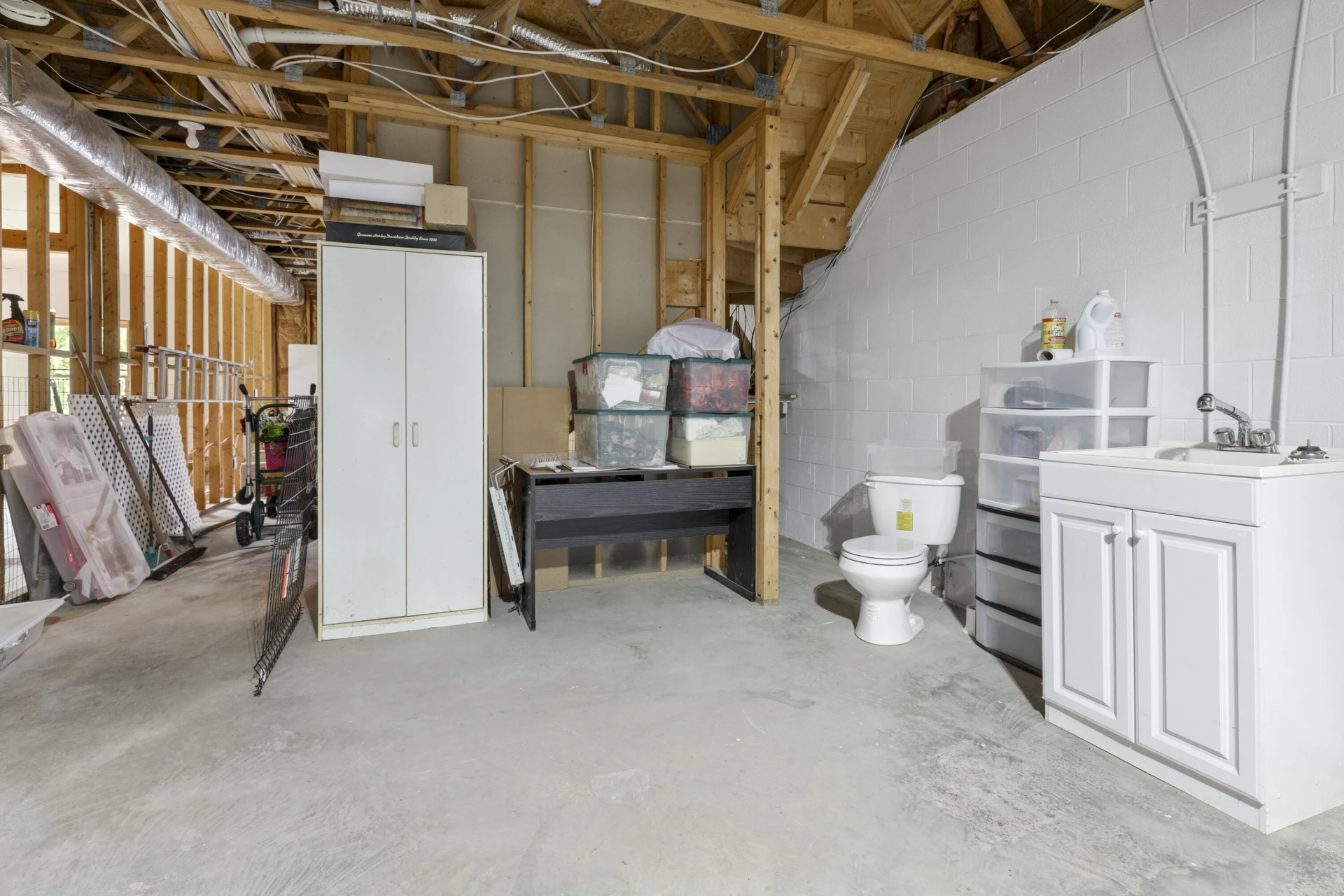 2285 Lubna DR - Photo 61