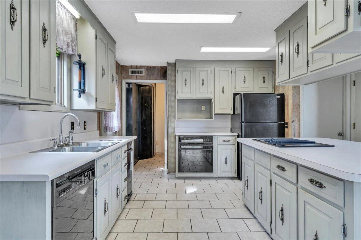2768 Lake Retreat RD - Photo 20