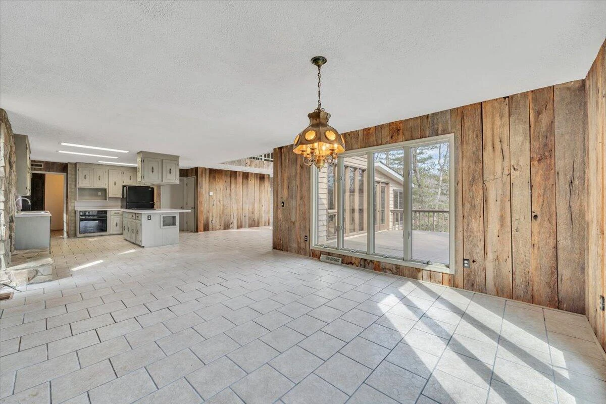 2768 Lake Retreat RD - Photo 25