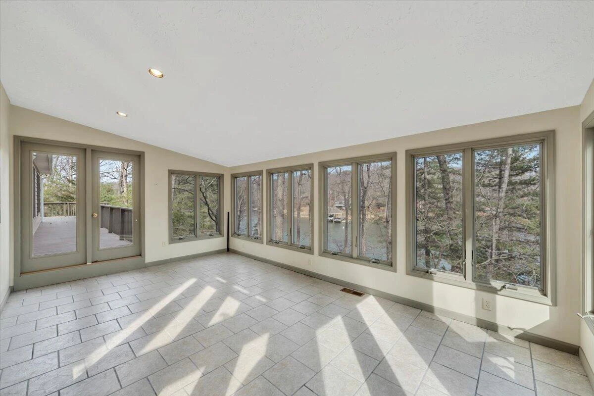 2768 Lake Retreat RD - Photo 30