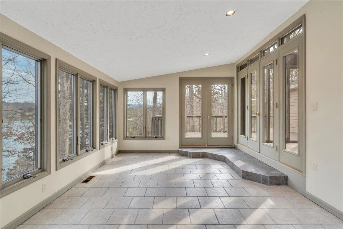 2768 Lake Retreat RD - Photo 32