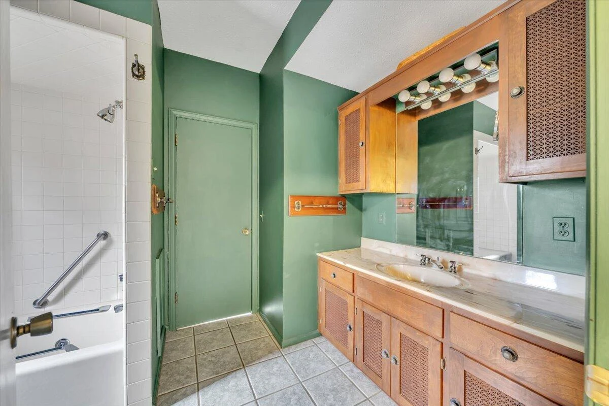 2768 Lake Retreat RD - Photo 47