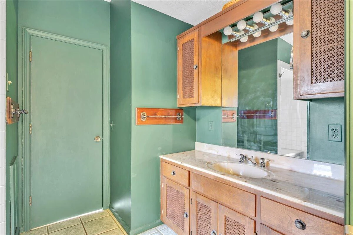 2768 Lake Retreat RD - Photo 48