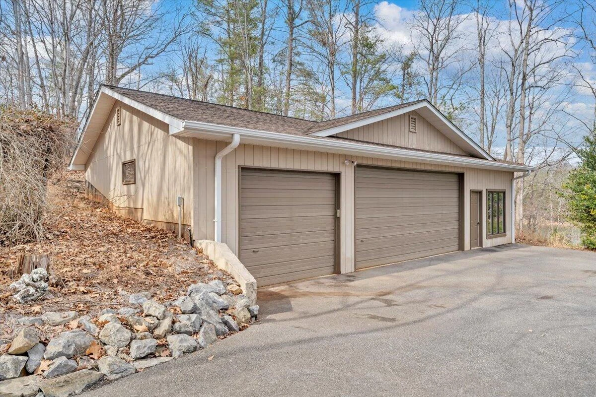 2768 Lake Retreat RD - Photo 75