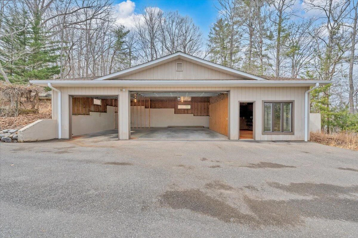 2768 Lake Retreat RD - Photo 12