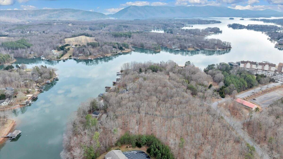 2768 Lake Retreat RD - Photo 90