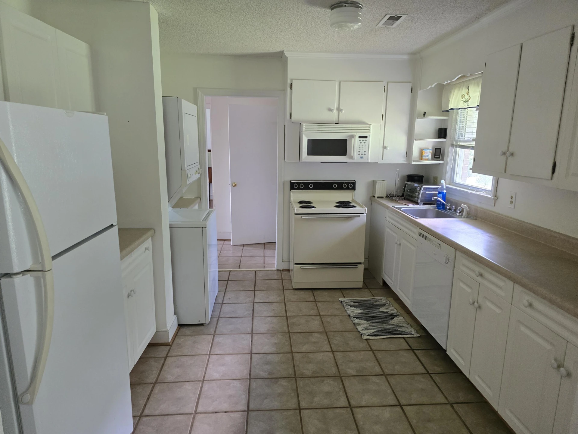 512 Westview AVE - Photo 4