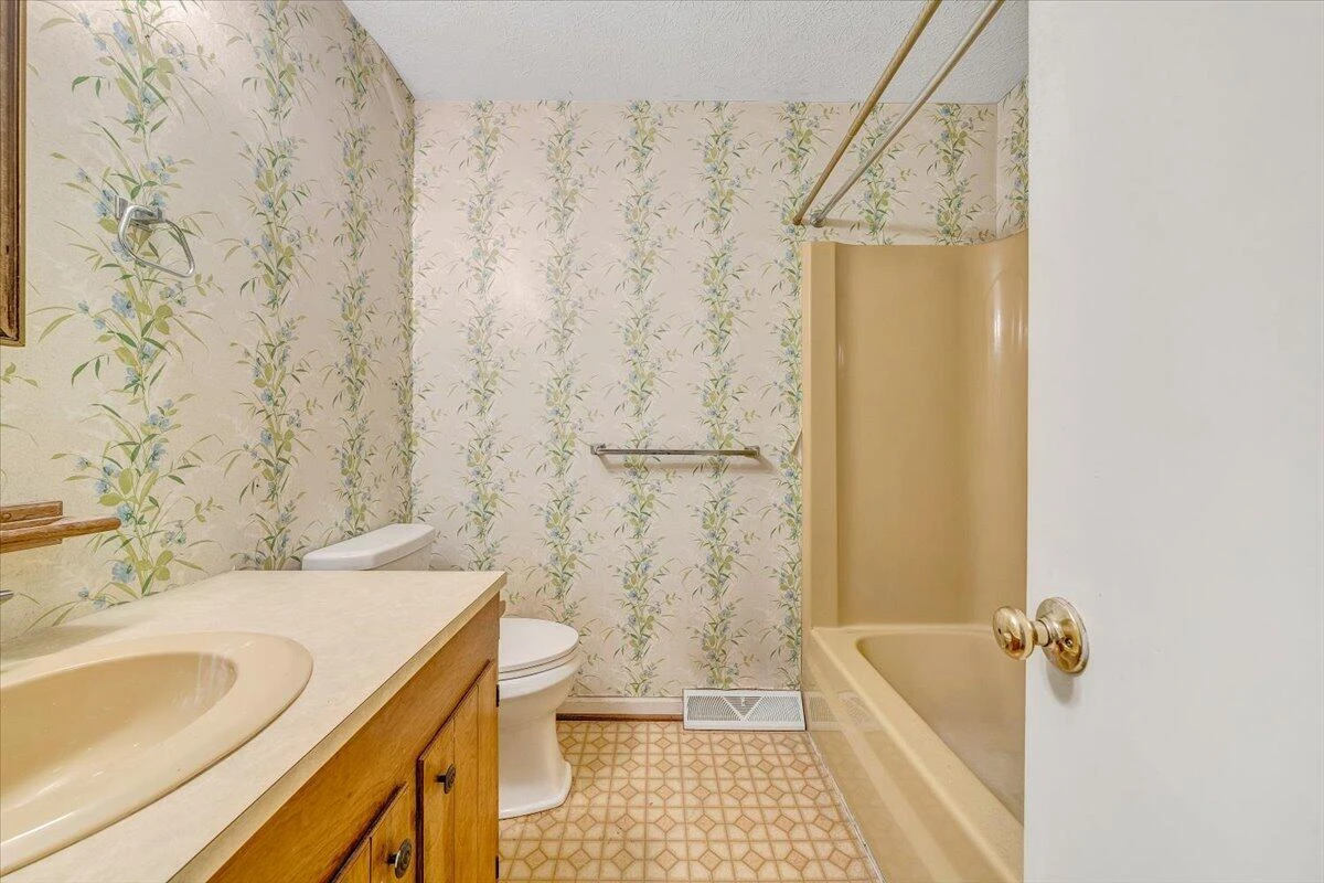 307 Forest Dale DR - Photo 18