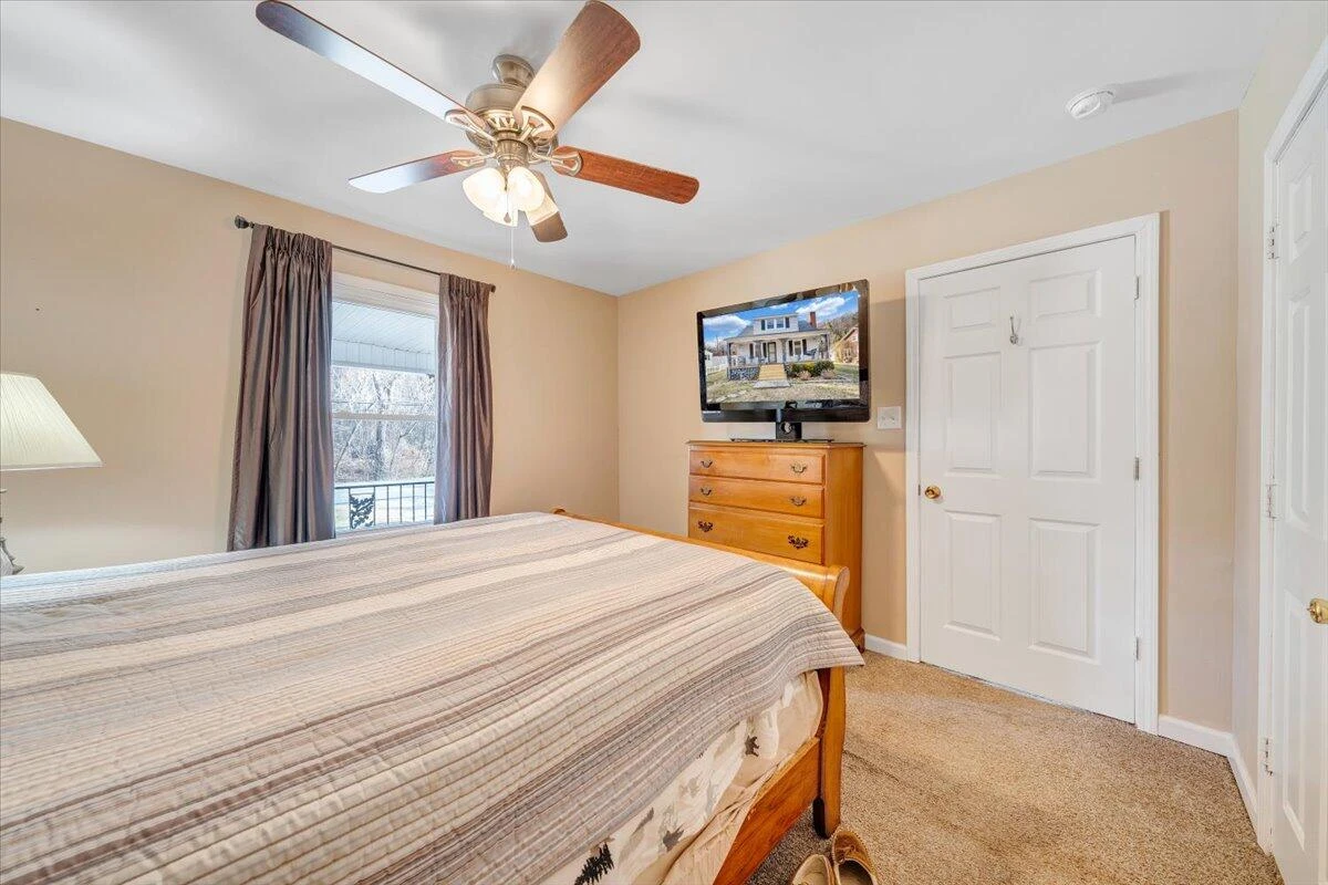 2721 Garden City BLVD SE - Photo 21