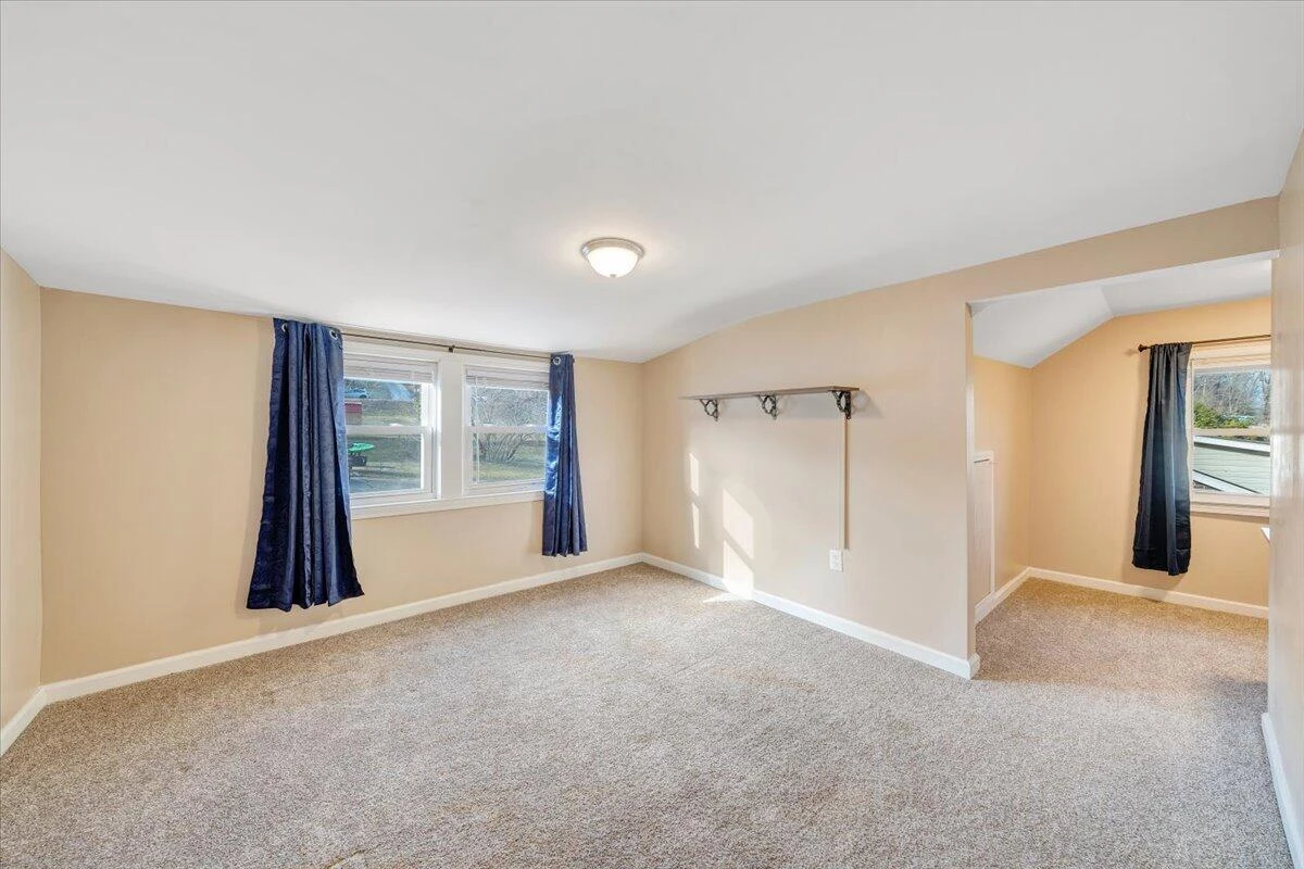 2721 Garden City BLVD SE - Photo 28