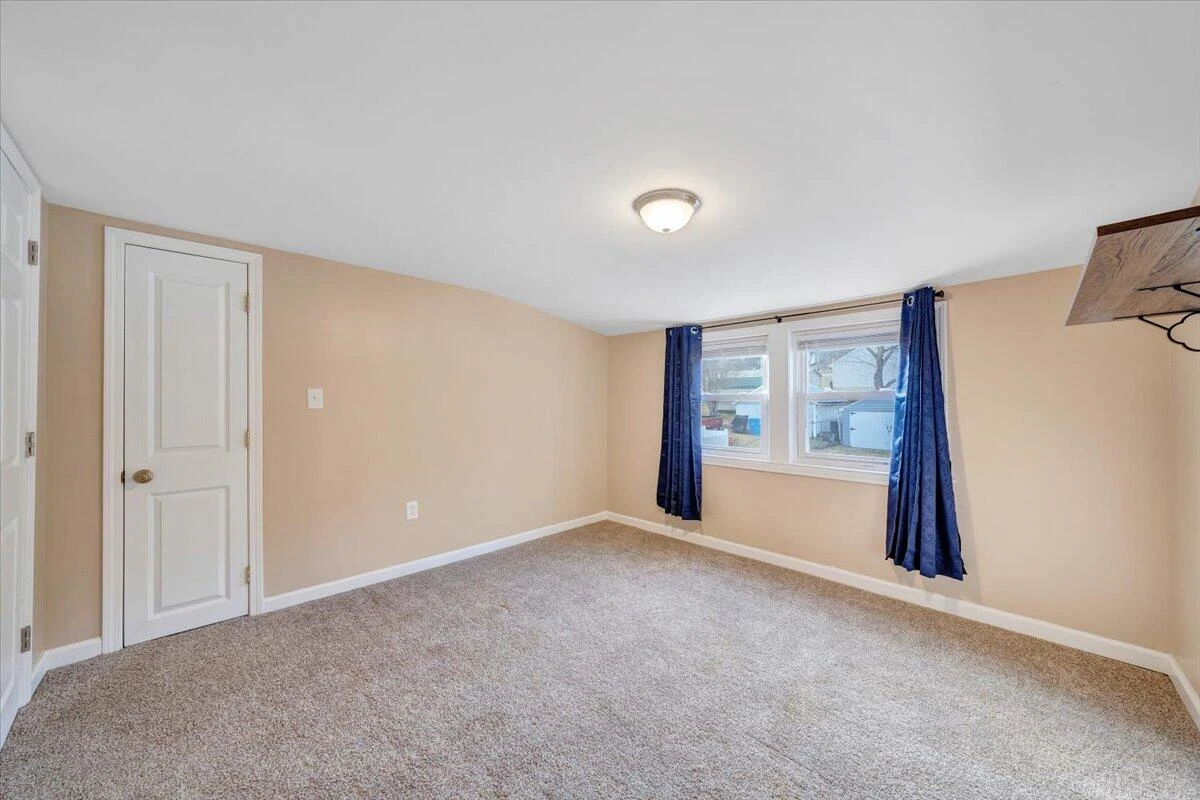 2721 Garden City BLVD SE - Photo 30