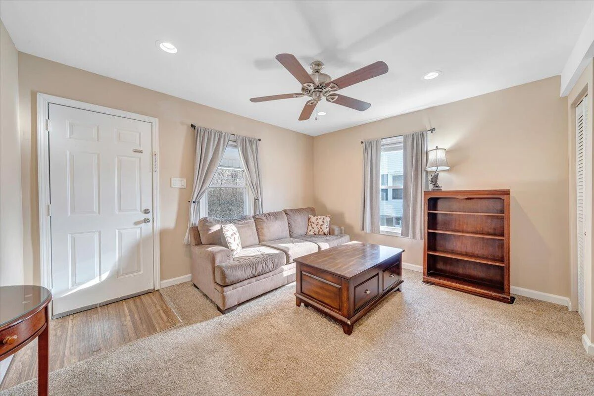 2721 Garden City BLVD SE - Photo 8