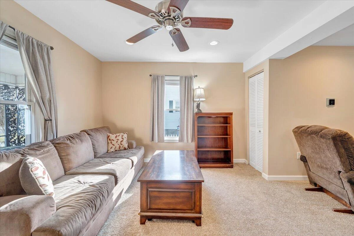 2721 Garden City BLVD SE - Photo 9