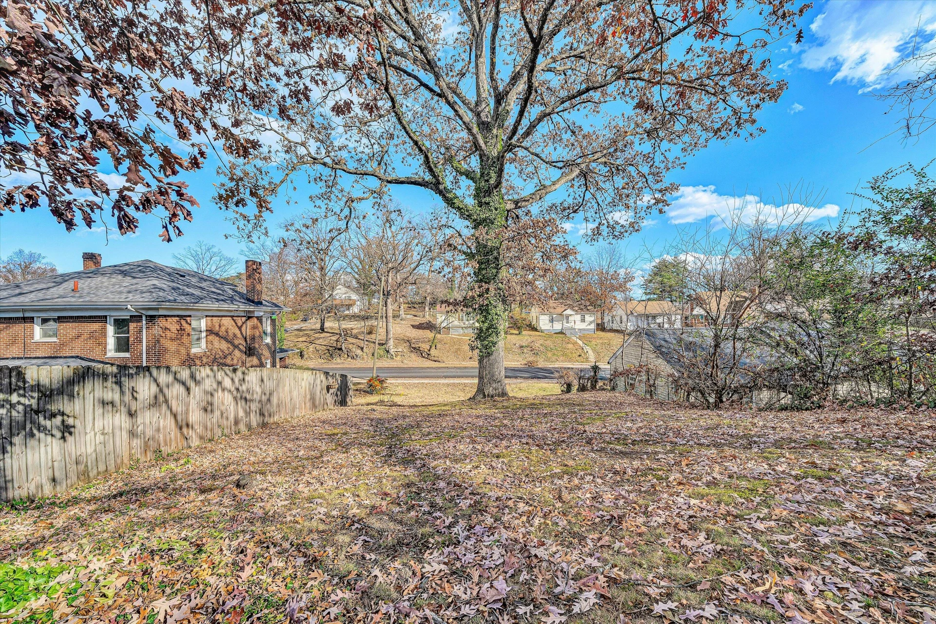 2126 Colgate ST NE - Photo 2