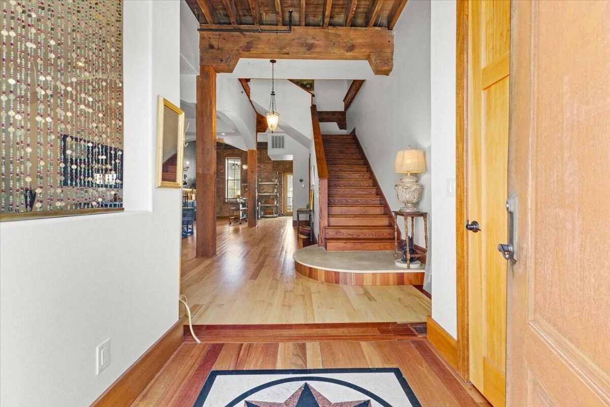 141 Norfolk AVE SW - Photo 3