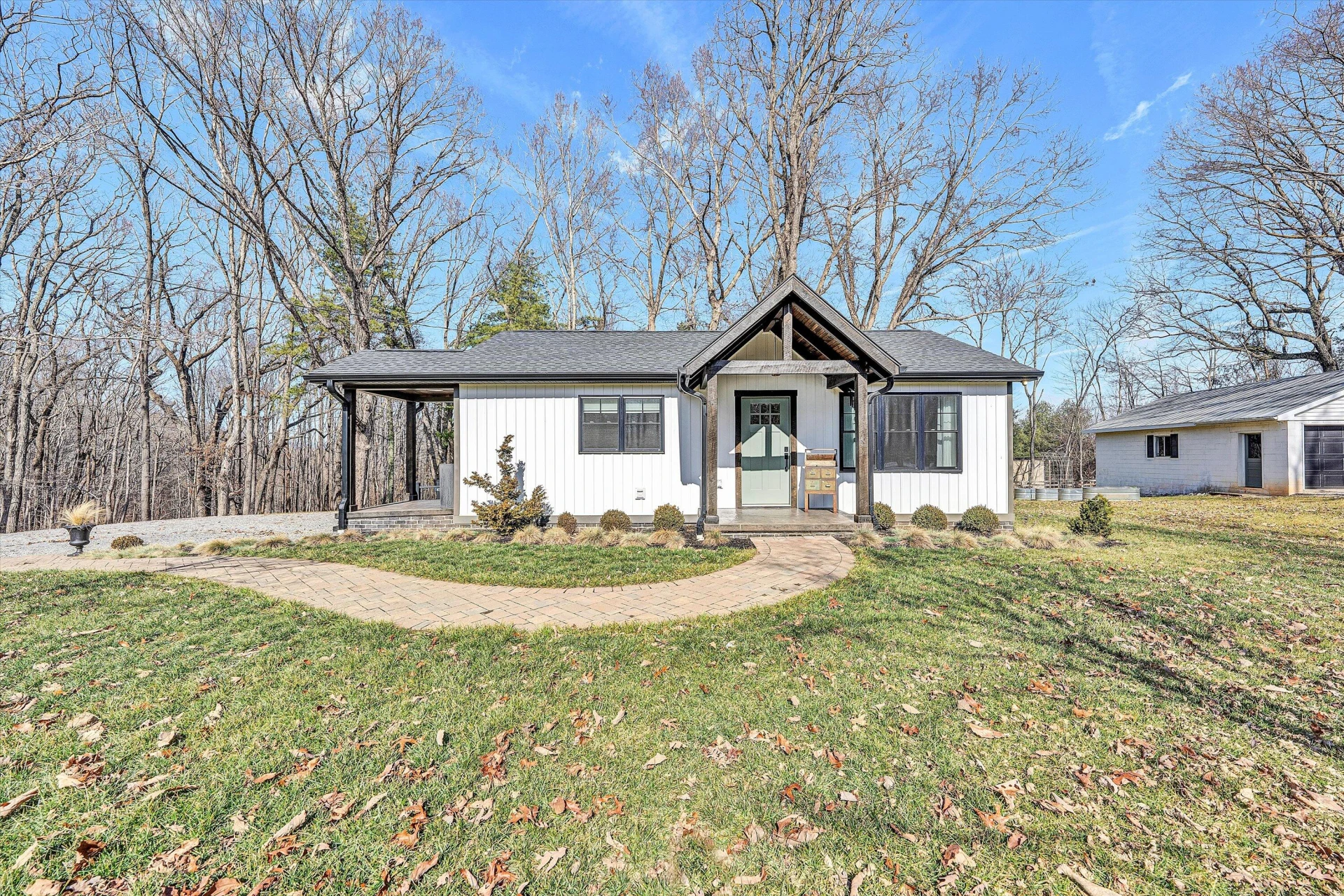 1990 Edwardsville RD - Photo 3