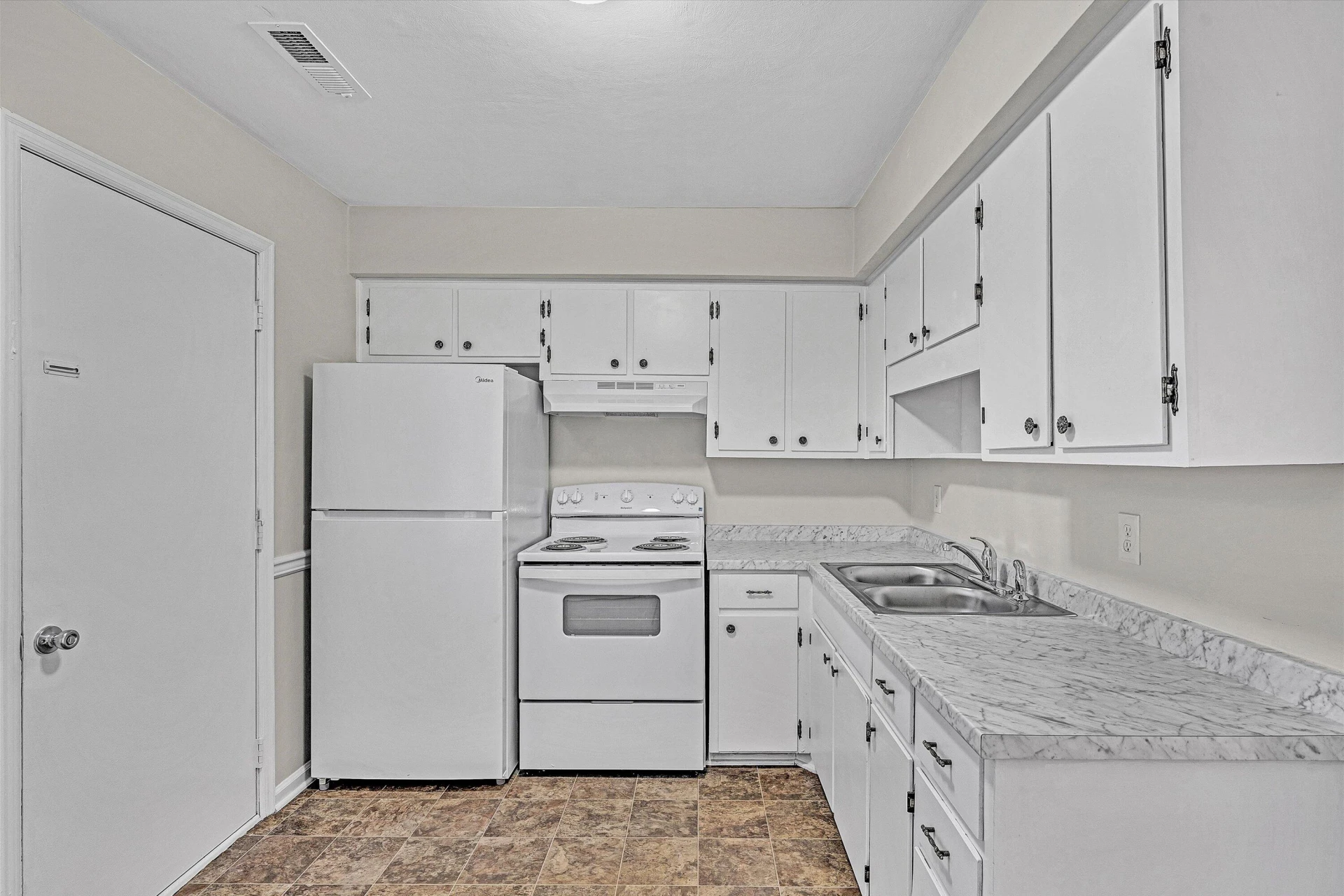 4524 Ohio ST NE #& 4528 - Photo 14