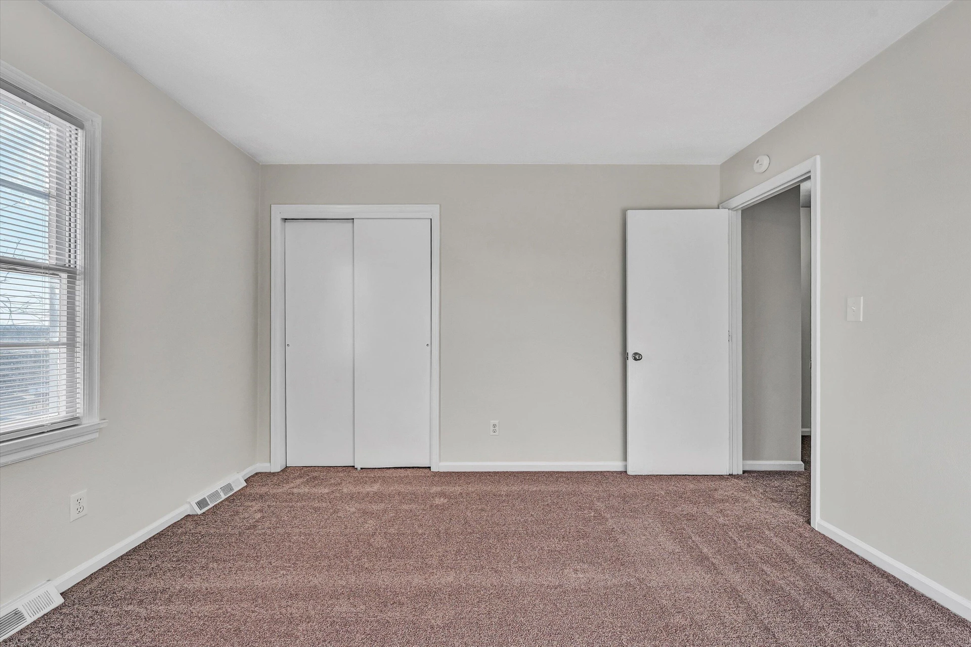 4524 Ohio ST NE #& 4528 - Photo 21