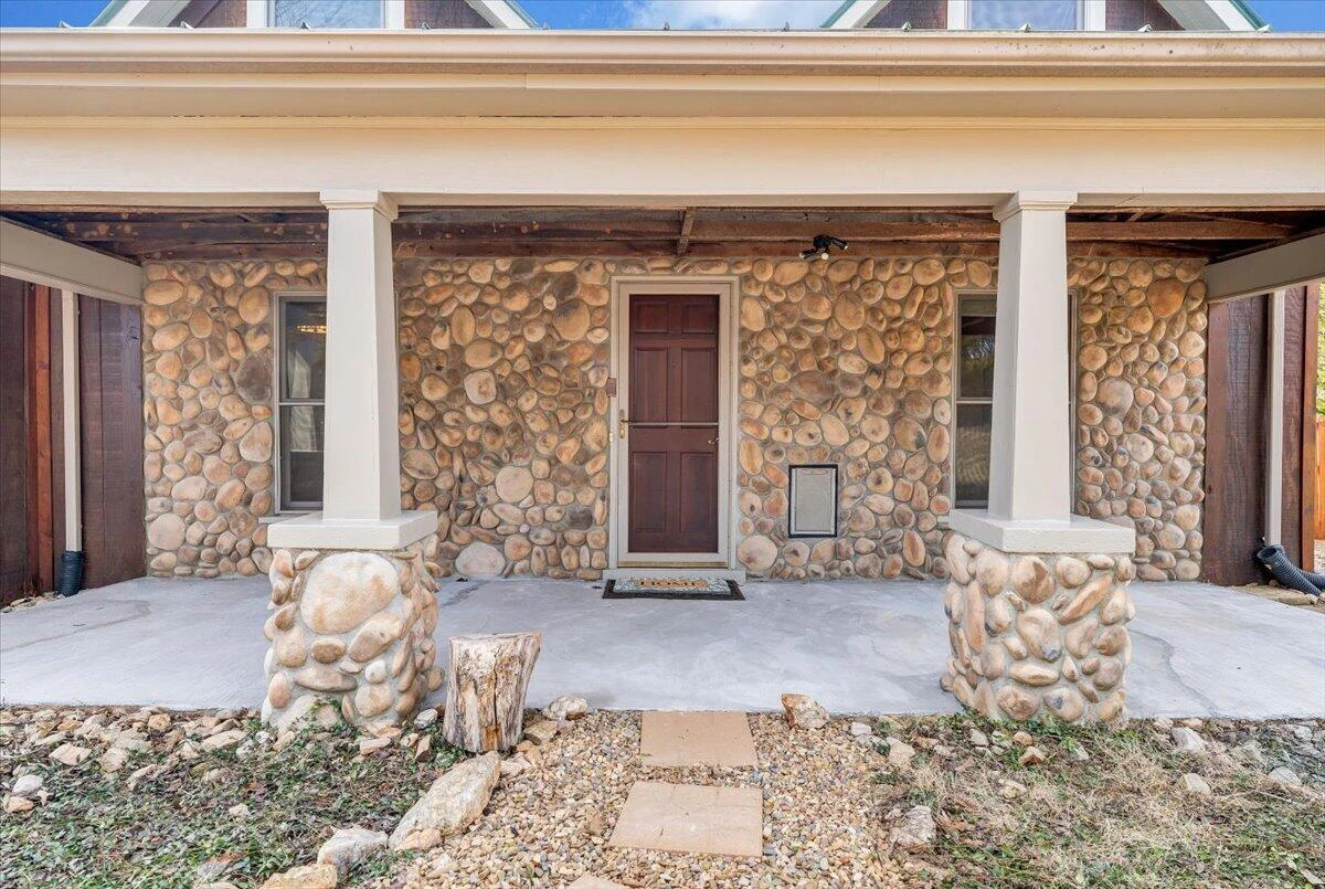 4007 Falling Creek RD - Photo 9