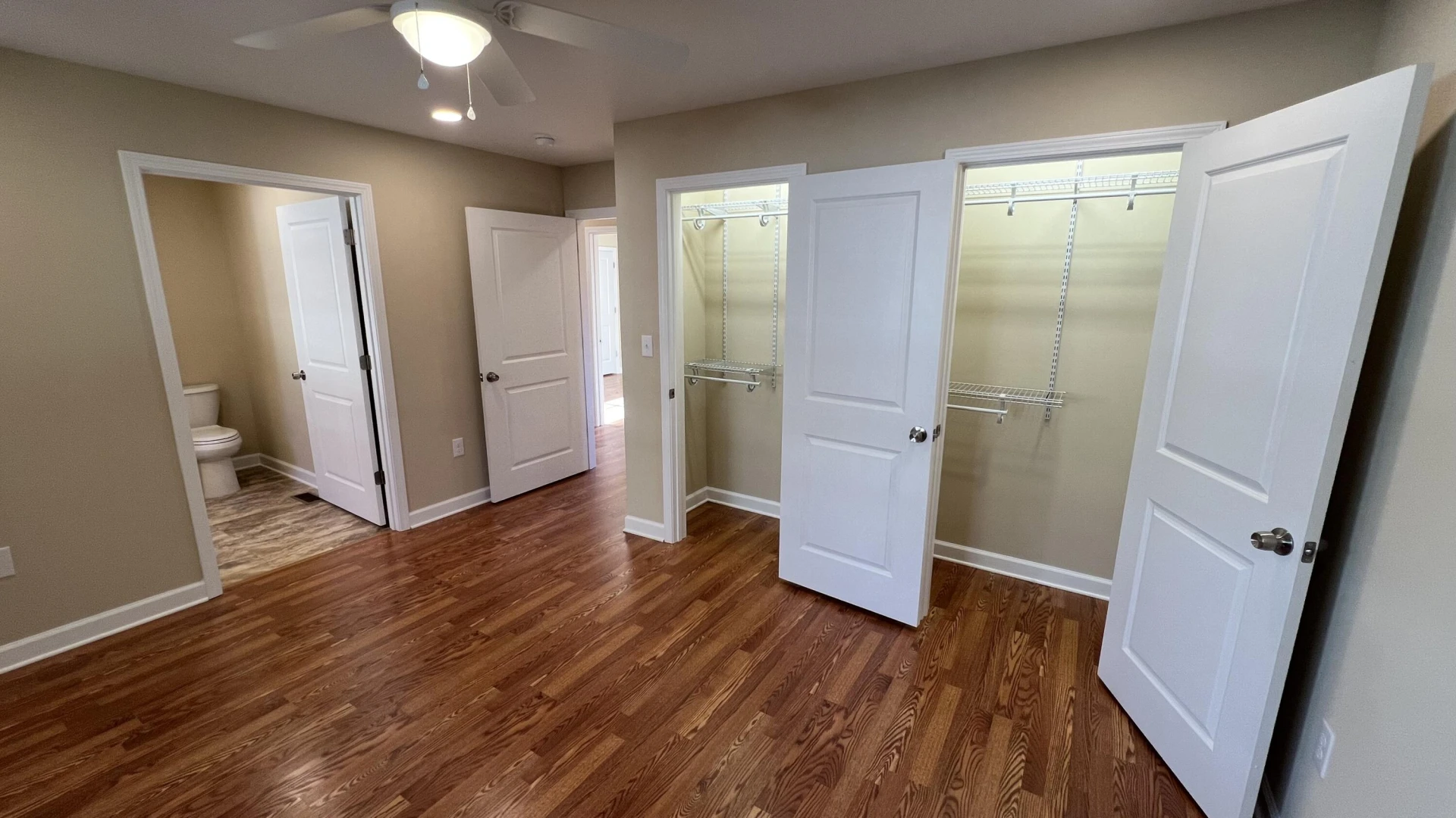 1710 Wallace AVE NE - Photo 8