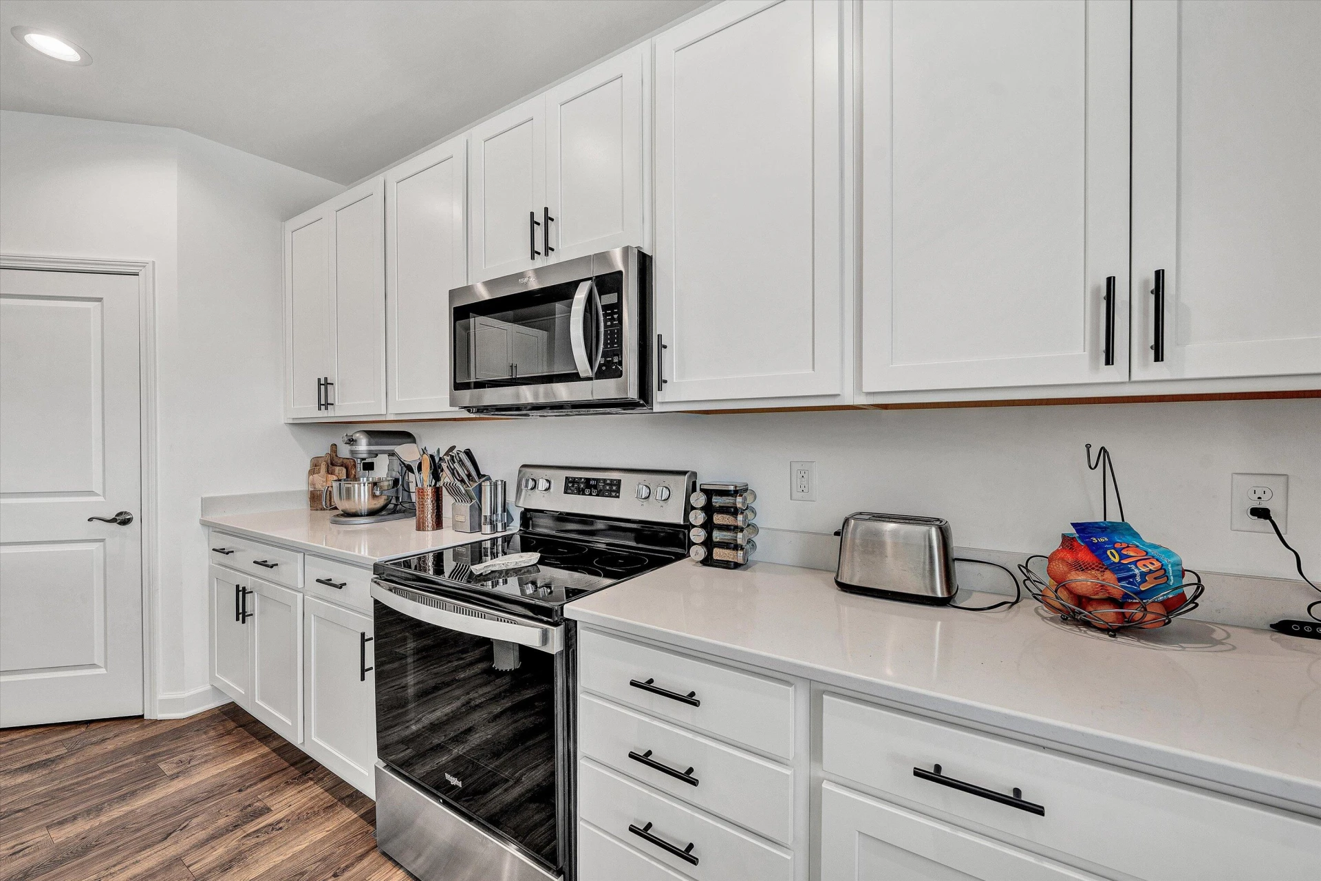 3111 Belle AVE NE - Photo 16