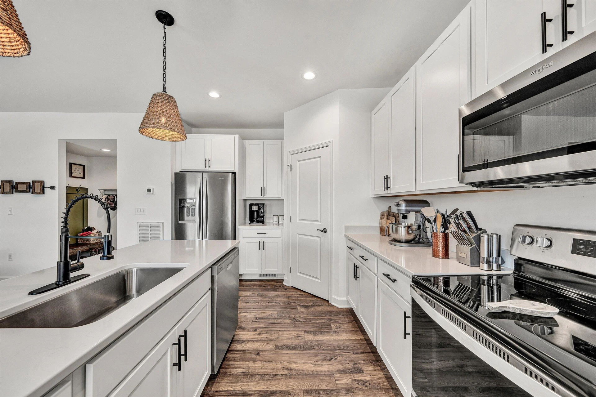 3111 Belle AVE NE - Photo 17