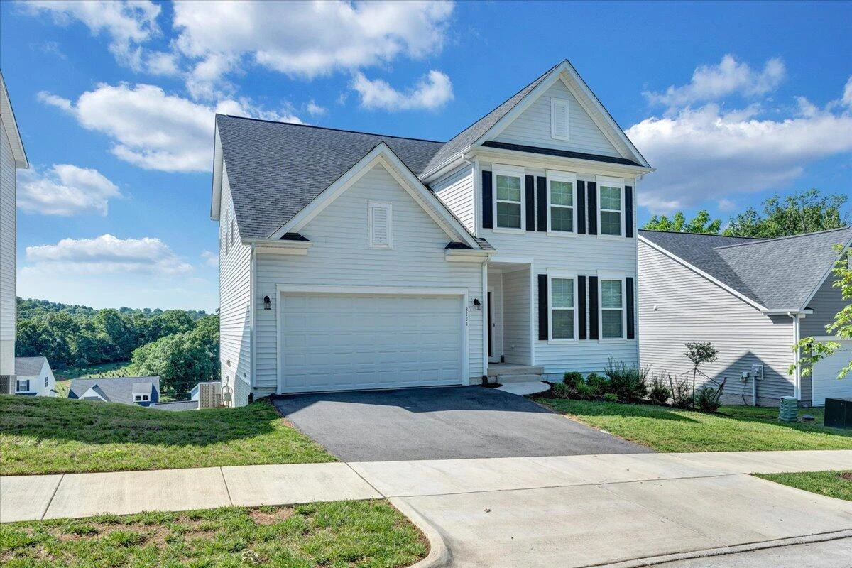 3111 Belle AVE NE - Photo 2