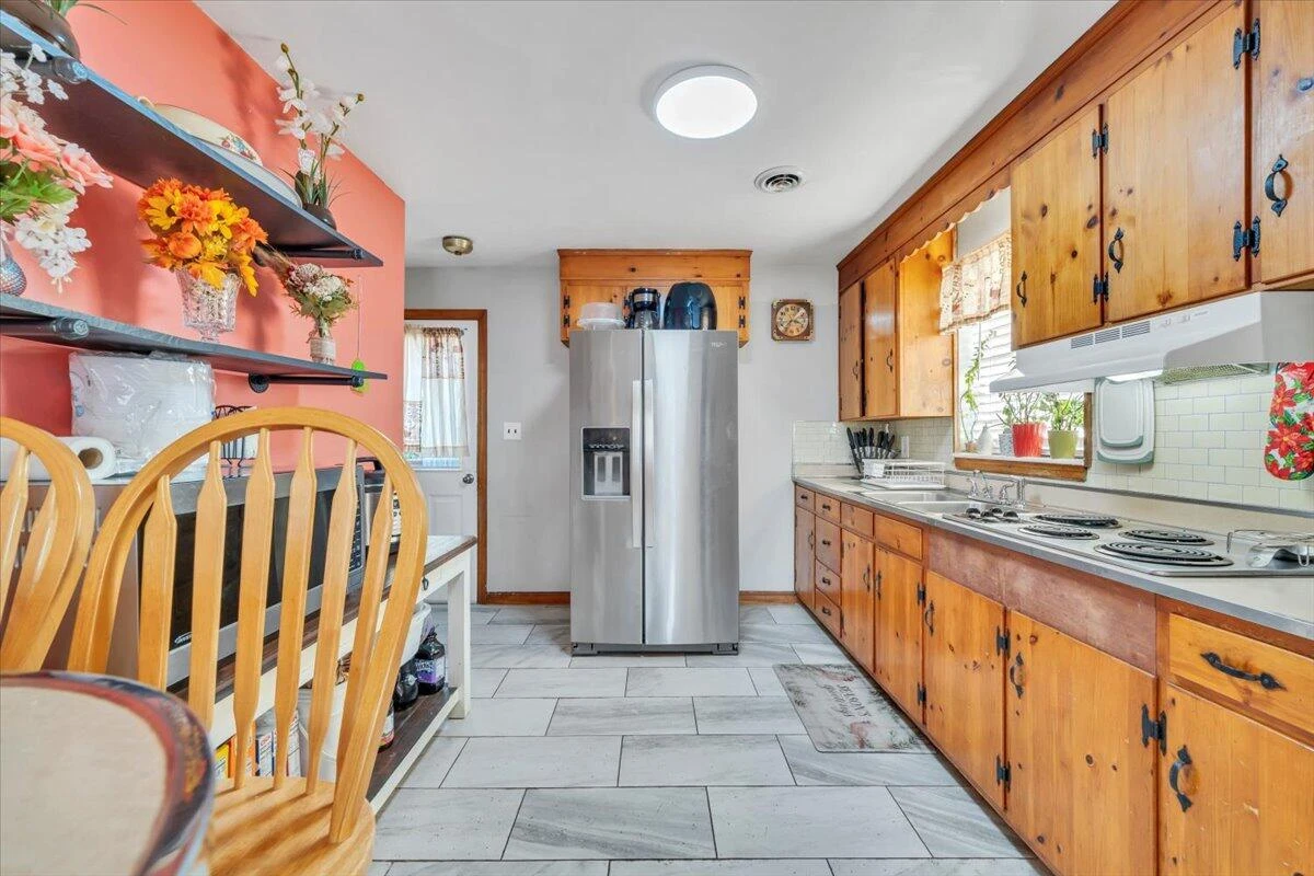 909 Chester AVE - Photo 13
