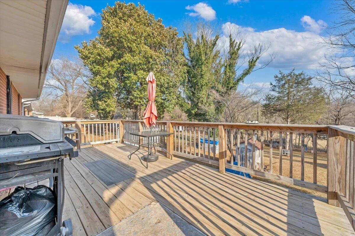 909 Chester AVE - Photo 33