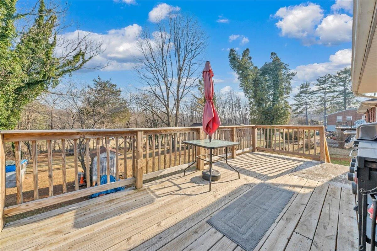 909 Chester AVE - Photo 34