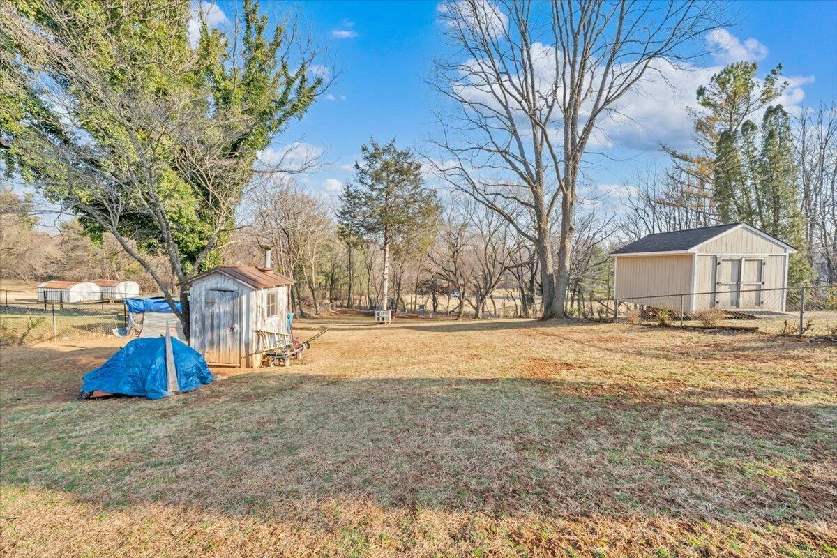 909 Chester AVE - Photo 35