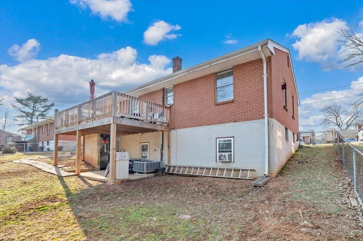 909 Chester AVE - Photo 39