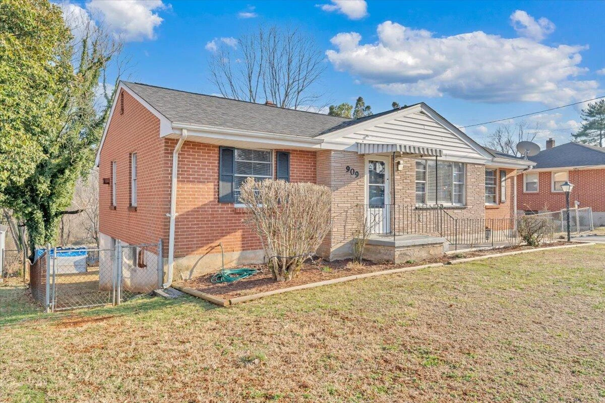 909 Chester AVE - Photo 41