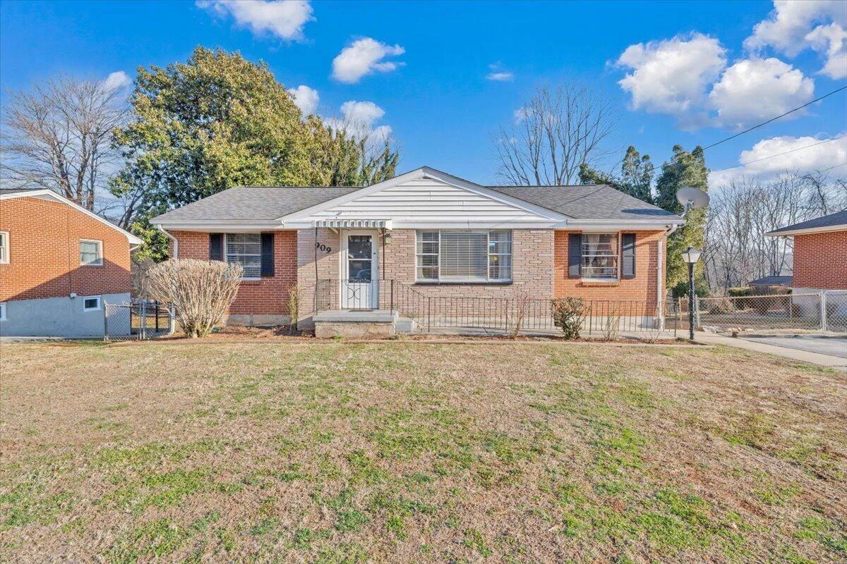 909 Chester AVE - Photo 43