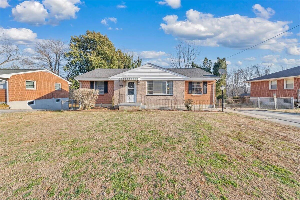 909 Chester AVE - Photo 44