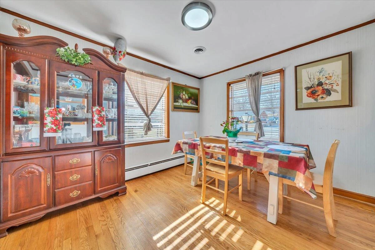909 Chester AVE - Photo 8