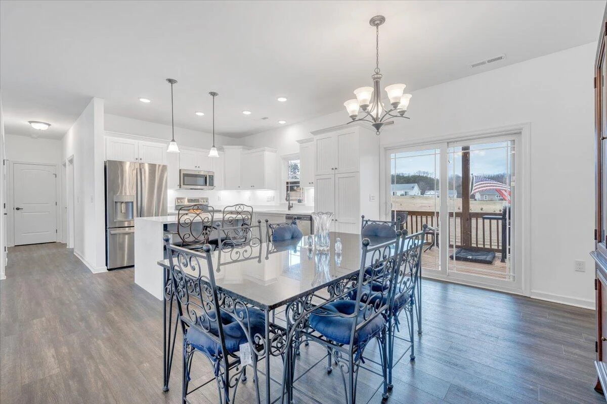 131 Belvior CIR - Photo 10
