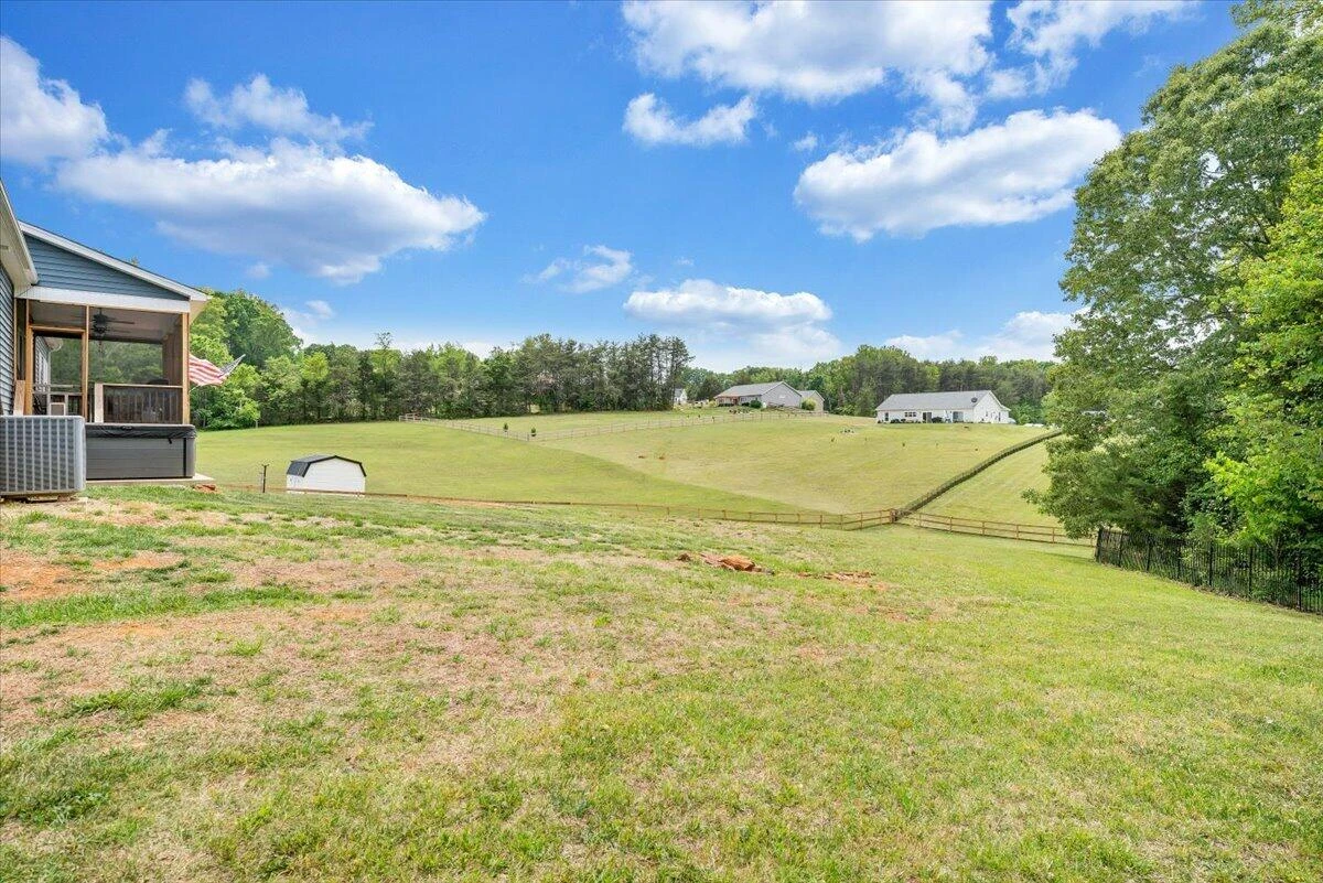 131 Belvior CIR - Photo 29