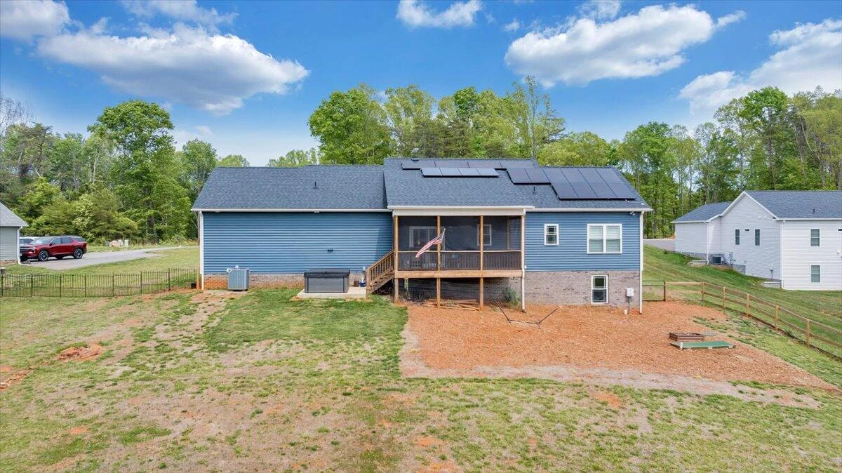 131 Belvior CIR - Photo 32