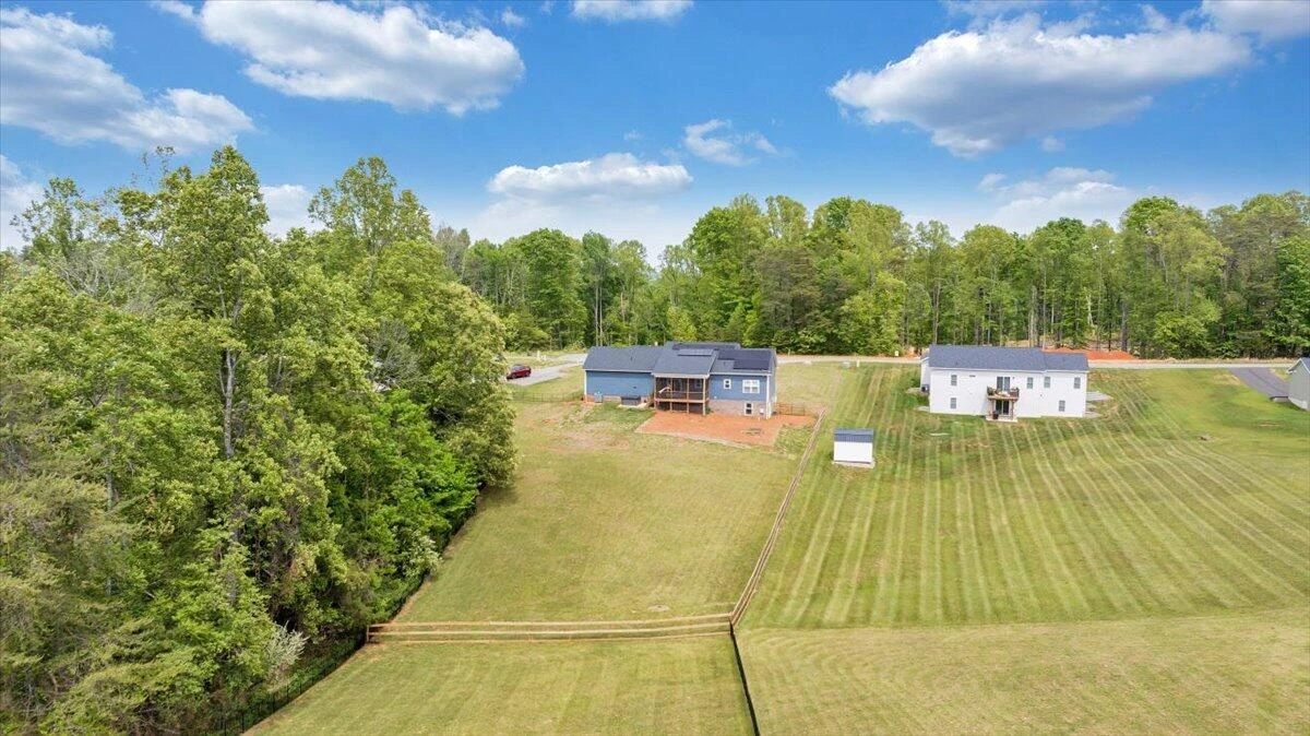 131 Belvior CIR - Photo 33