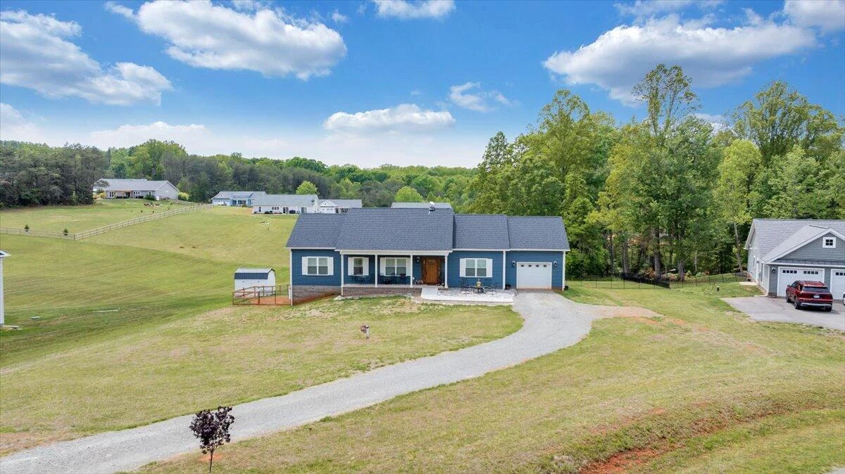 131 Belvior CIR - Photo 35